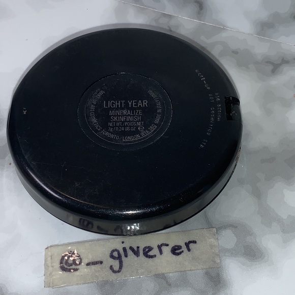 RARE LIGHT YEAR MAC MIneralized Skinfinish - Picture 8 of 14